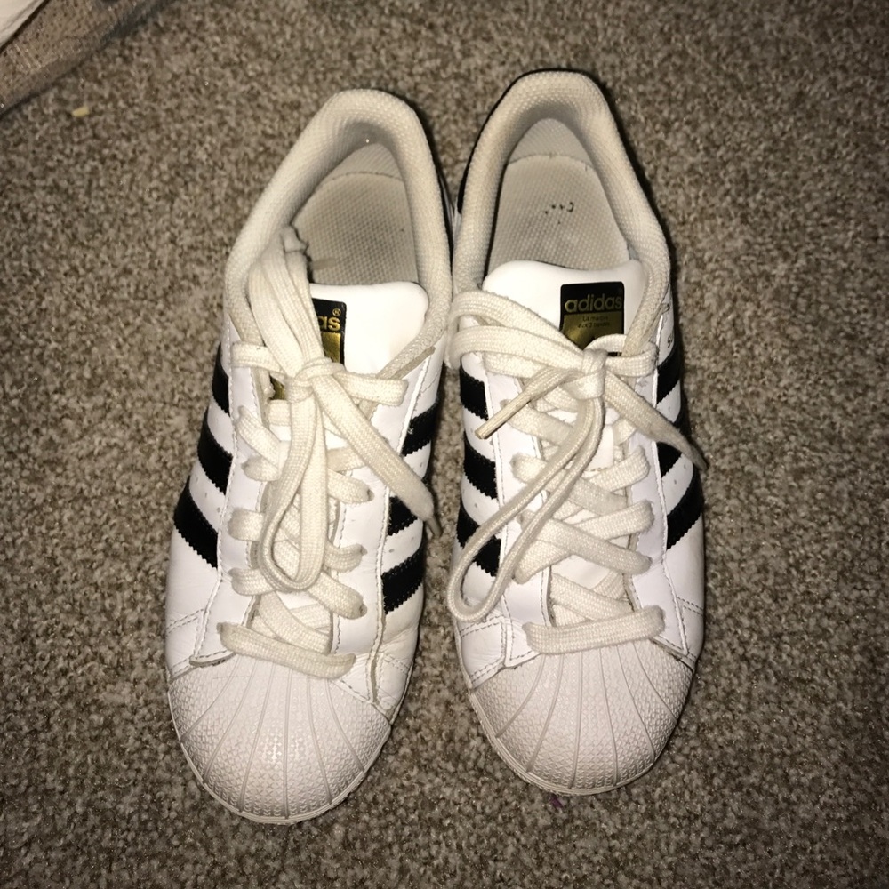 Adidas superstars
