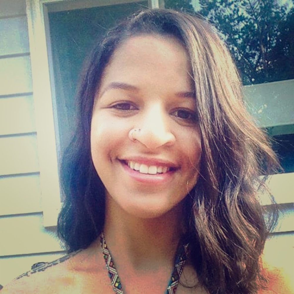 Meet your Posher, Simone