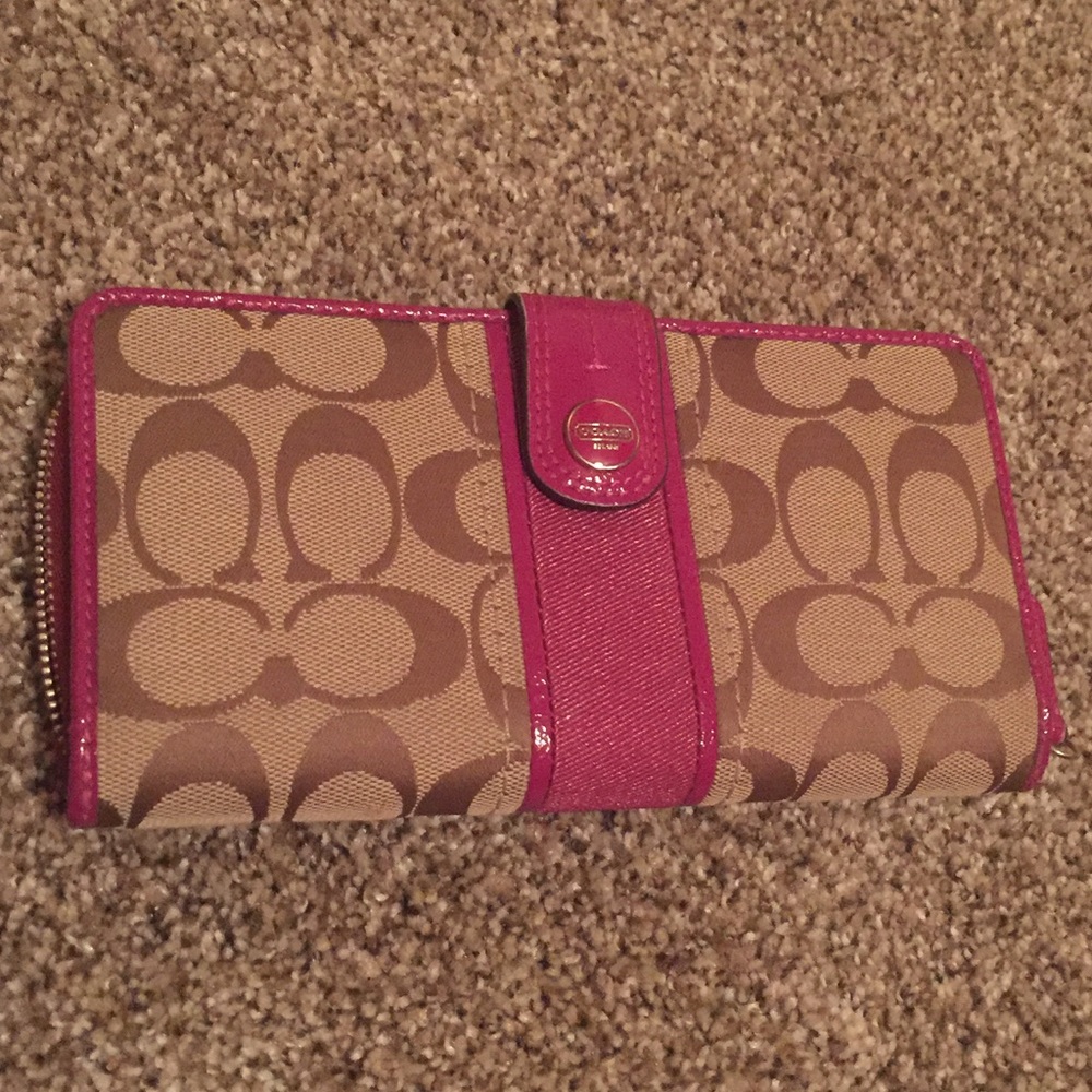 Coach wallet