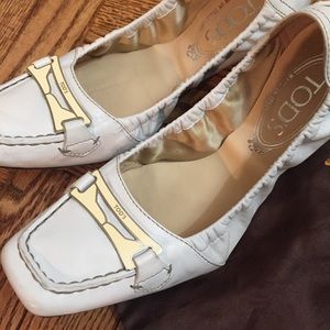 Worn once Tod's white leather skimmers