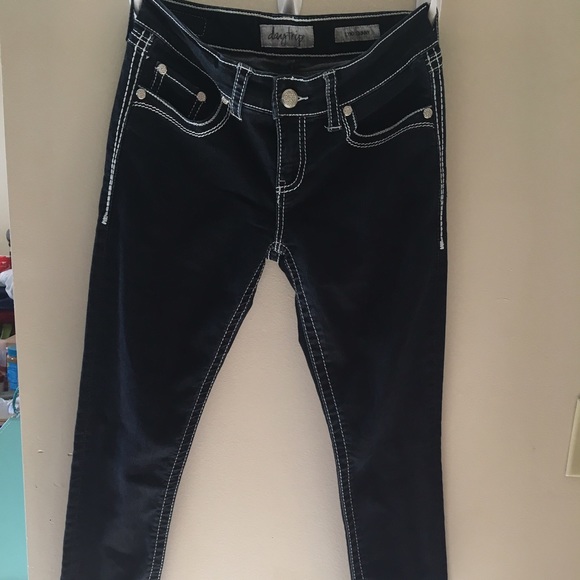 Daytrip Dark Wash Jeans - Picture 1 of 6