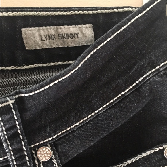 Daytrip Dark Wash Jeans - Picture 4 of 6