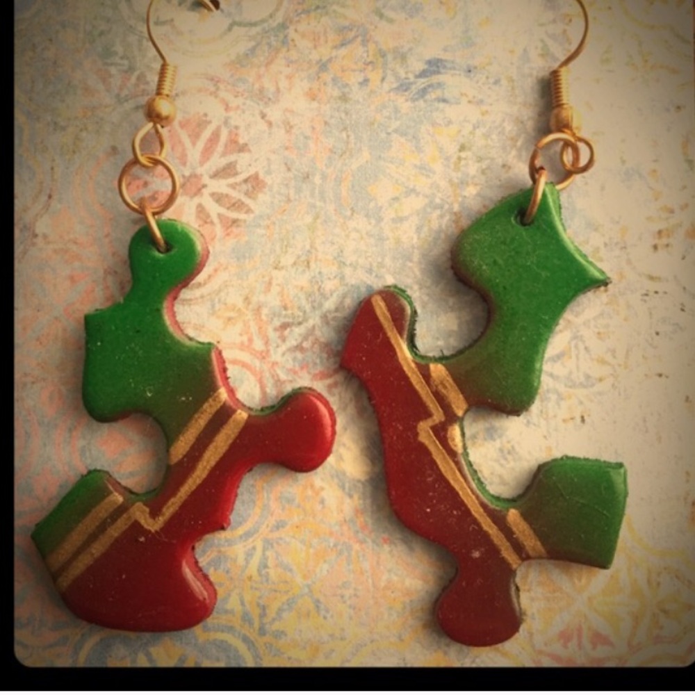 Final sale! red, green and gold polished puzzle earrings - Picture 1 of 1
