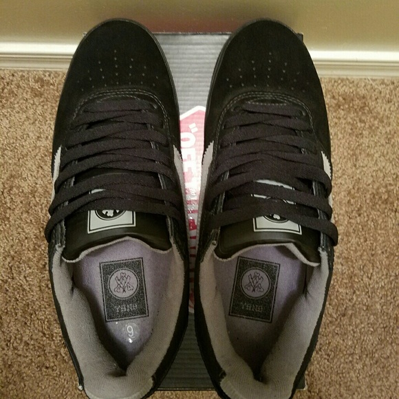 SOLD Men's Vans - Picture 2 of 4