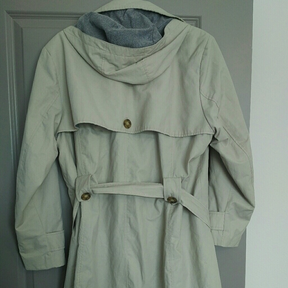 *SOLD* Trench coat 2X/3X *LIKE NEW* - Picture 2 of 3