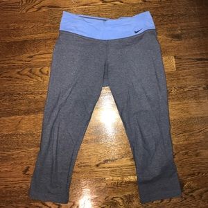 Nike Yoga Pant Capri