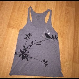 Graphic bird tank