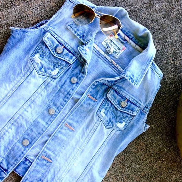 VINTAGE DENIM VEST