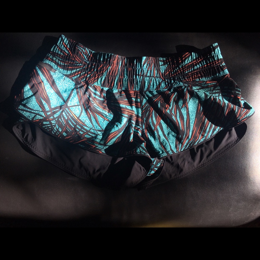 Lululemon Surf Short ll (reversible) Size 6