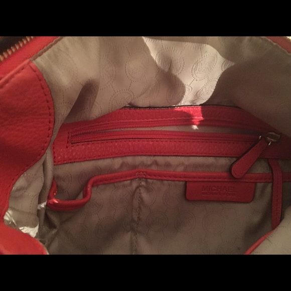 Michael Kors large leather shoulder/cross body bag - Picture 4 of 5