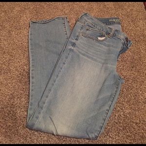 American Eagle light wash jeans