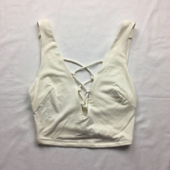 🌸5 for $20🌸 White Criss-Cross Crop Top - Picture 3 of 6