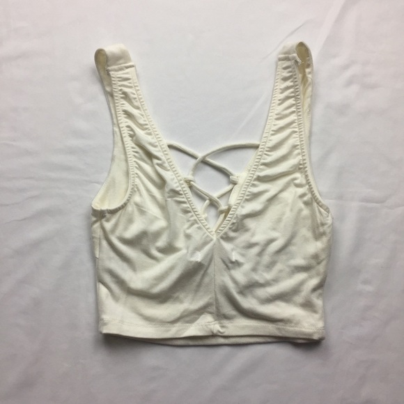 🌸5 for $20🌸 White Criss-Cross Crop Top - Picture 4 of 6