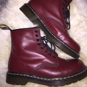 Women's 1460  Dr. Martens - Cherry Red Smooth