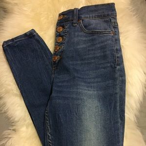 High Rise - Button Fly Skinny Jean