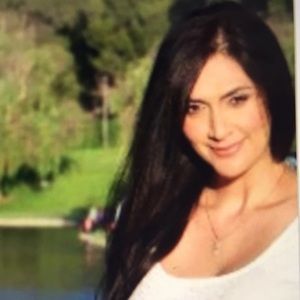 Meet your Posher, Desiree