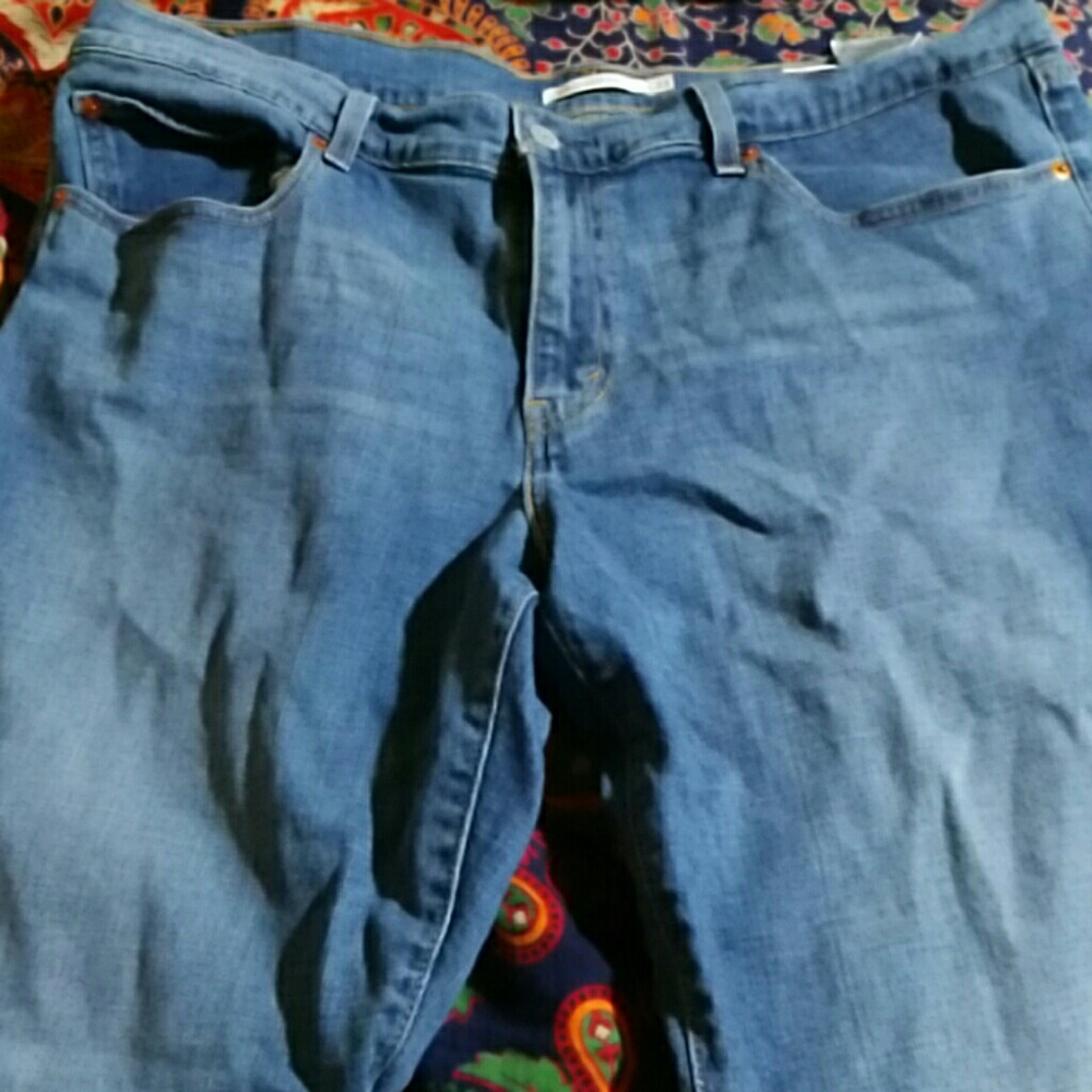 414 Relaxed Straight Levi Jeans