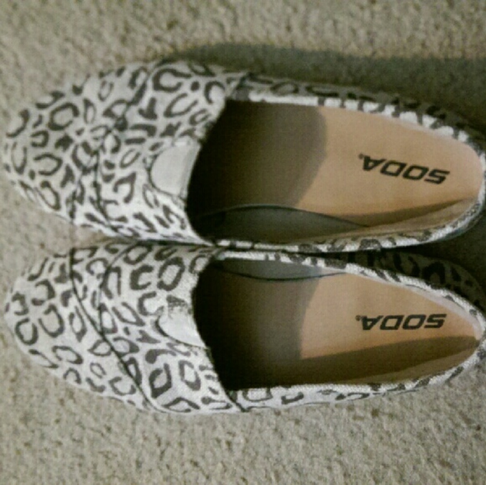 Super Cute cheetah shoes