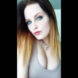 Meet your Posher, Alaina