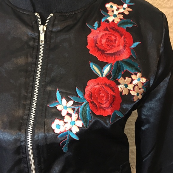 floral embroidered bomber jacket - Picture 4 of 6