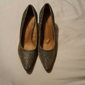 Maurices Gold Glitter Shoes Size 8