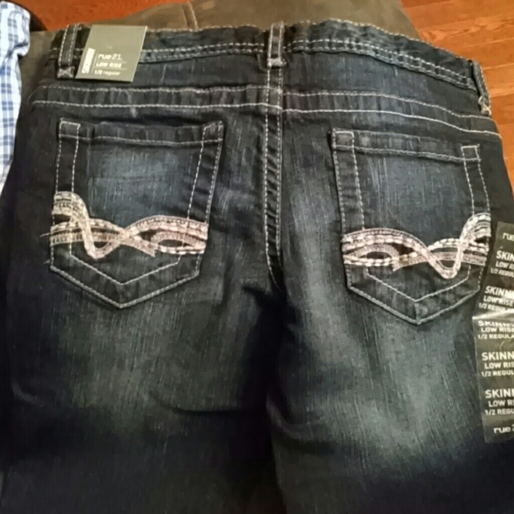 Rue 21 low rise skinny Jeans Size 1/2 Reg length