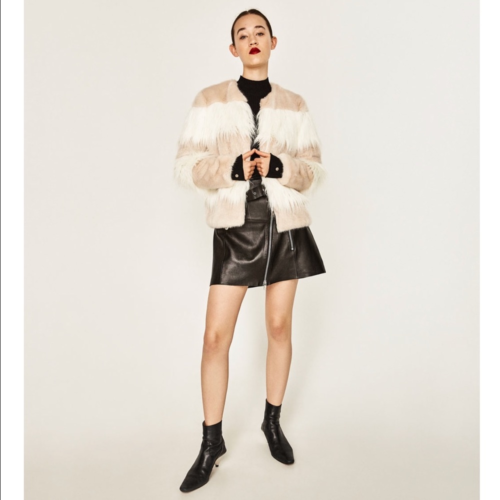 Zara contrast white and tan short faux fur coat