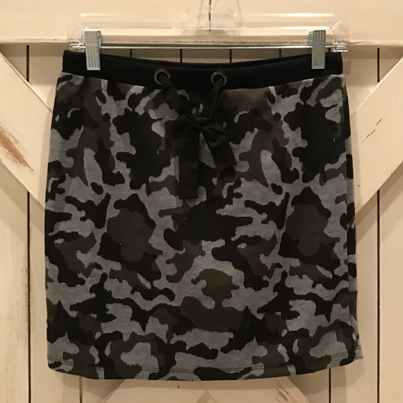 Dresses & Skirts - 💃🏼CAMO Mini Skirt👠👠 Dresses & Skirts - 💃🏼CAMO Mini Skirt👠👠