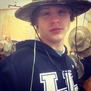 Meet your Posher, Logan