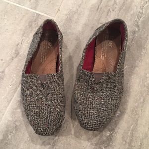 Toms classic in speckled  gray and black