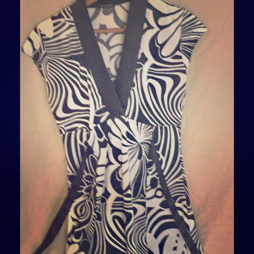 Pilot UK 3/4 Top , black white, low cut, size 10