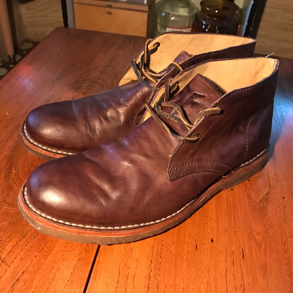Frye chukka