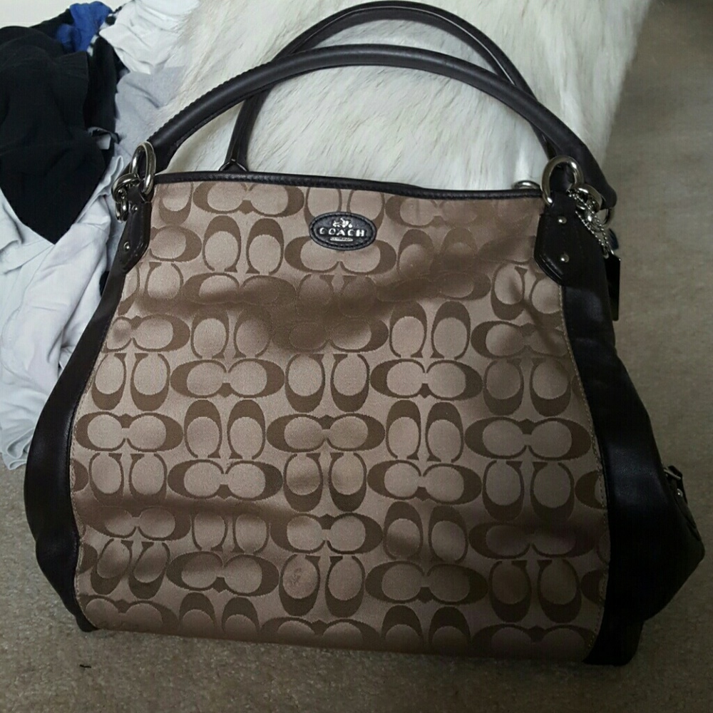 LIKE NEW COACH HANDBAG