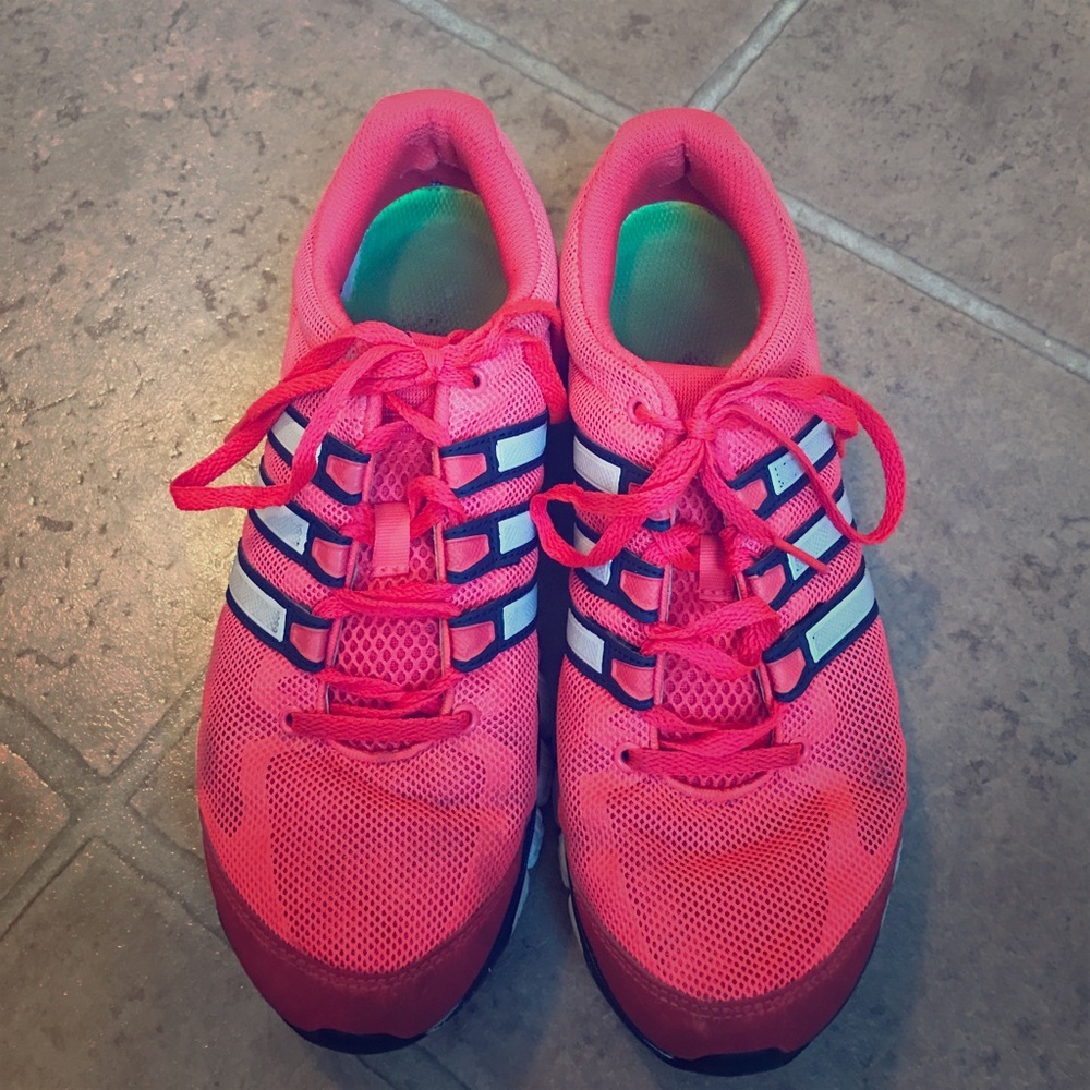 Adidias womens size 7.5 shoes