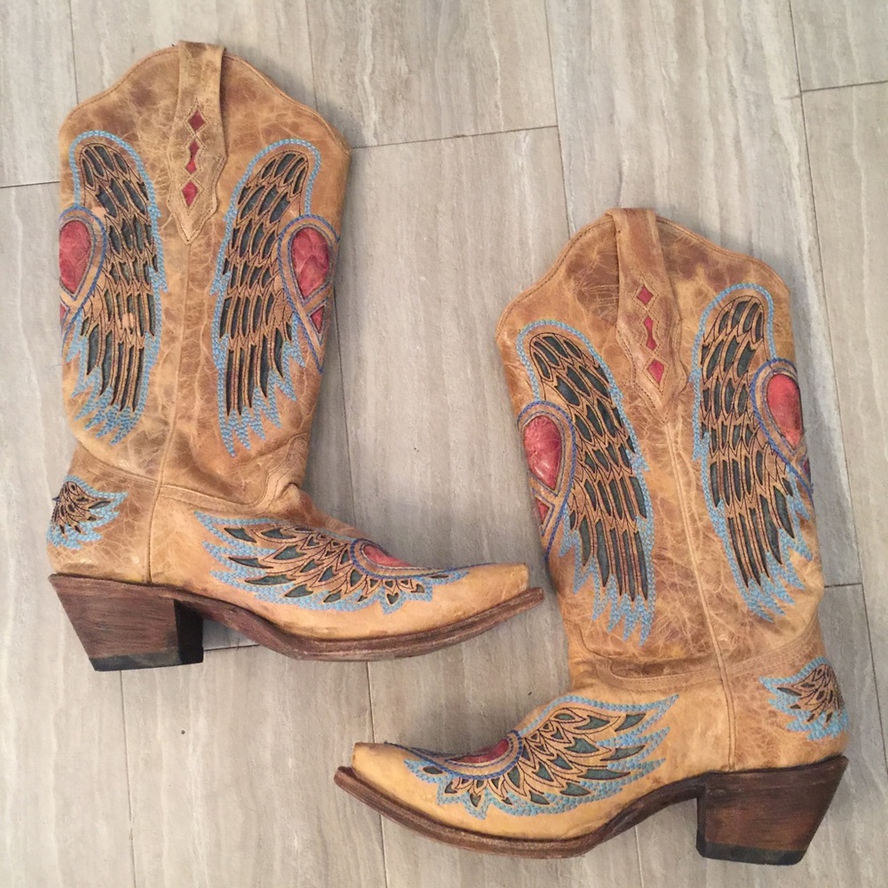 Corral Boots hearts and Wings