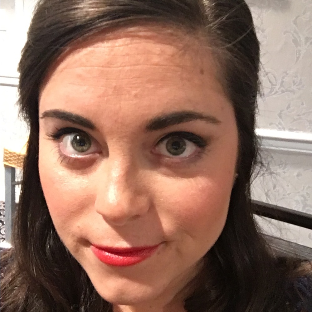 Meet your Posher, Alexis
