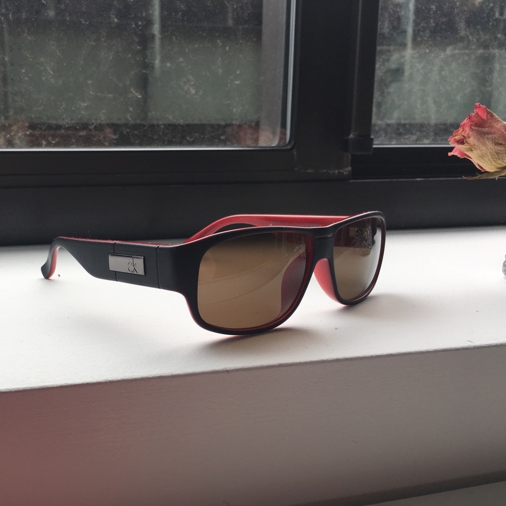 Calvin Klein USB sunglasses