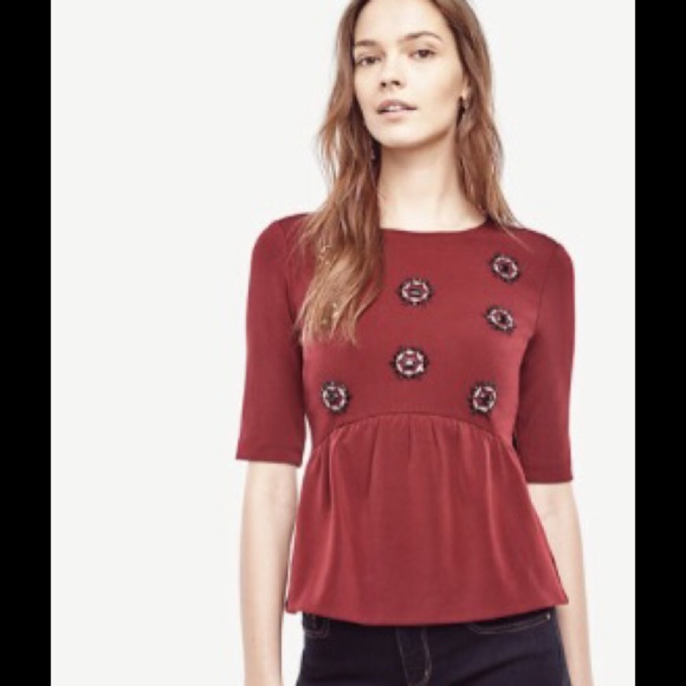 🎊🎈HP best in top💓💕🎊🎈Ann Taylor peplum top.