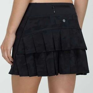 Lululemon pace setter skirt only worn once!