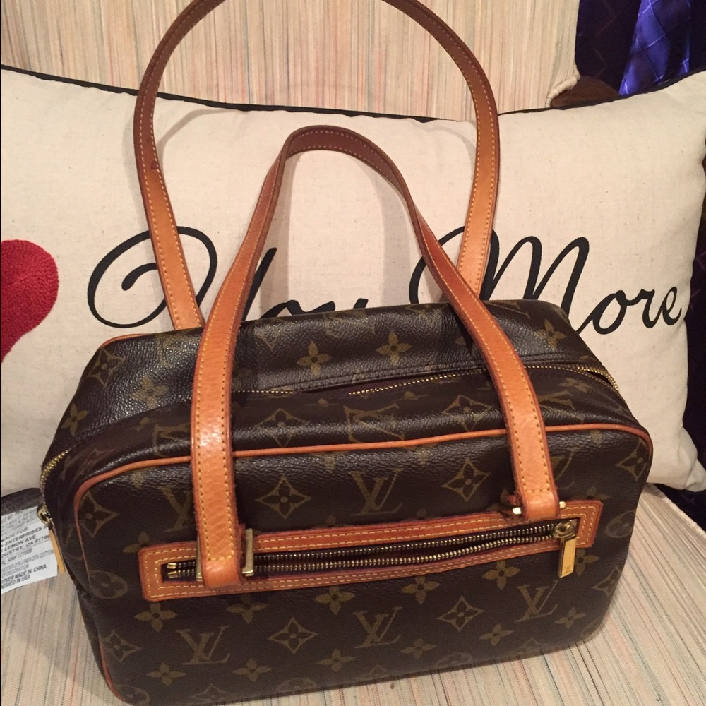 Authentic Louis Vuitton Purse