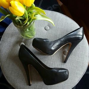 Vince Camuto Platform heels