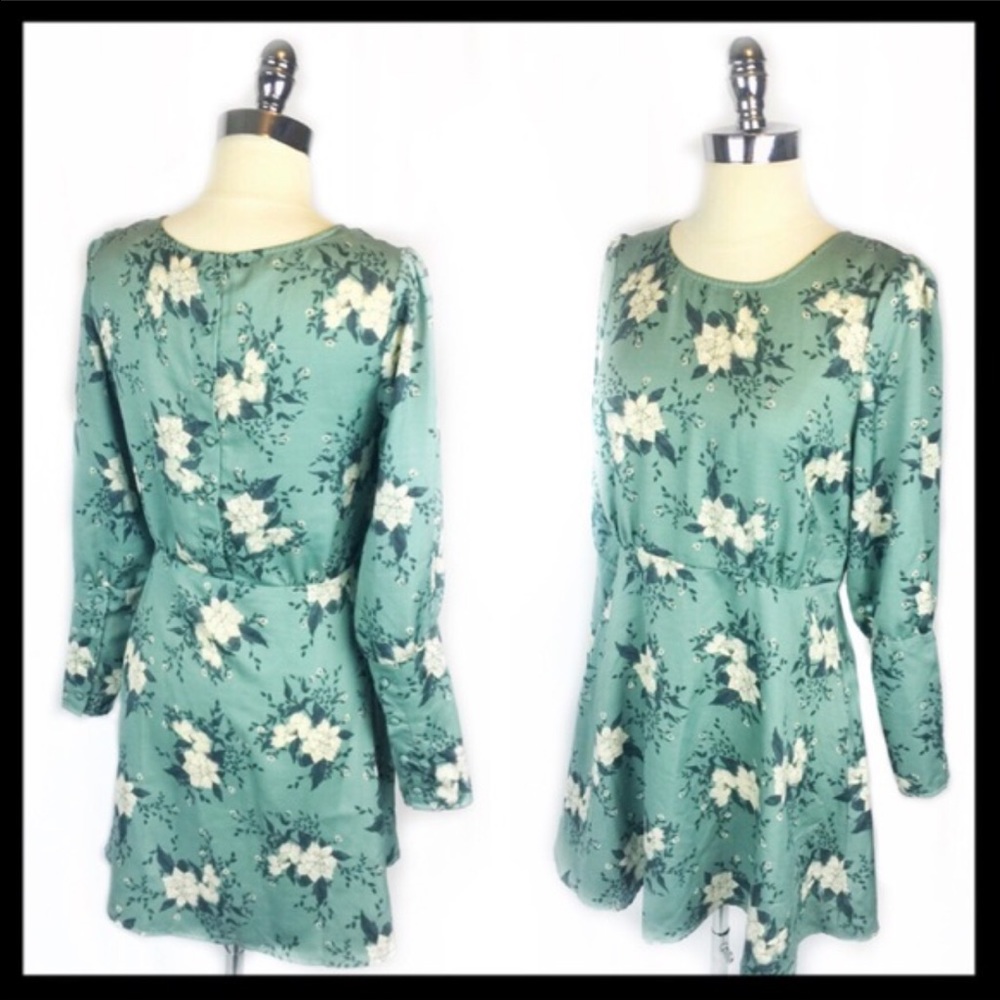 🌈free people🌈 floral button cuff dress.
