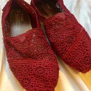 Red Cutout Toms, Size 9