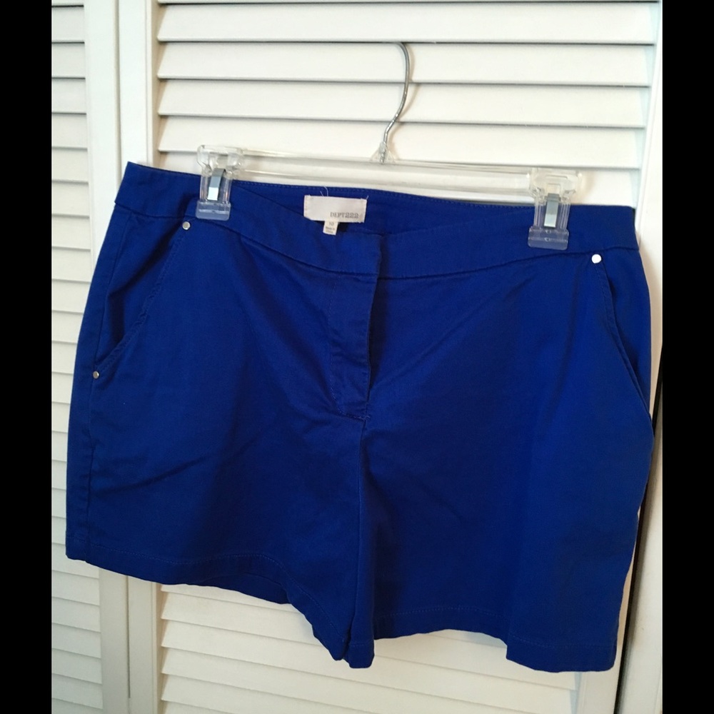 Like new Dept 222 women's 5 inch inseam shorts