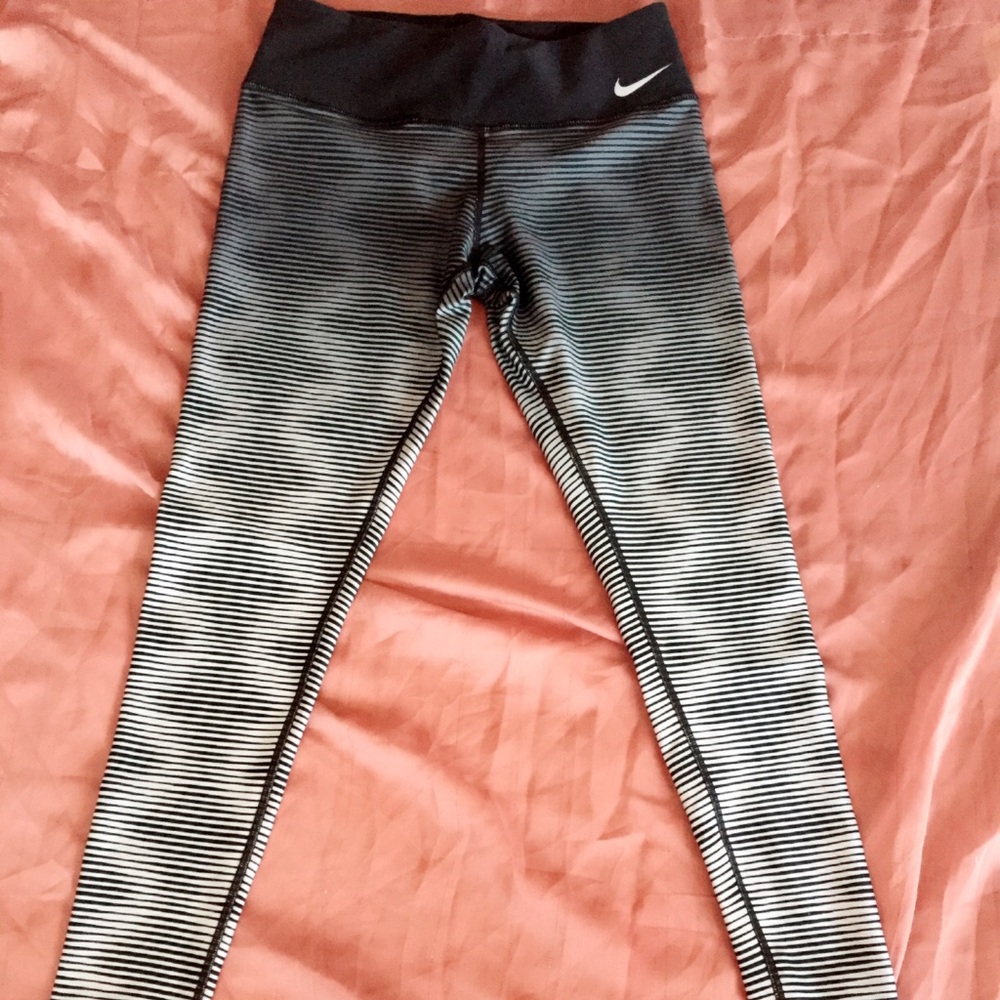 Nike leggings - Picture 1 of 4