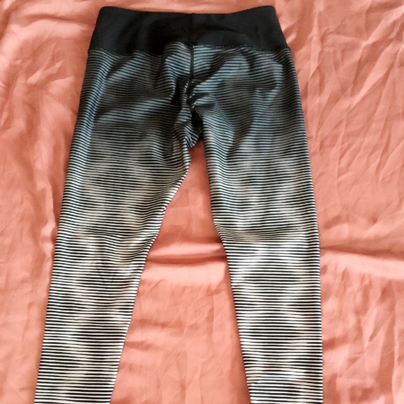 Nike leggings - Picture 2 of 4