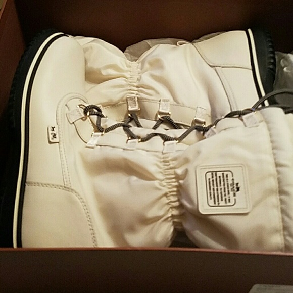 Authentic Coach boots - Picture 5 of 7