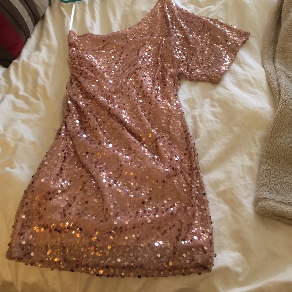 Sequence pink dress