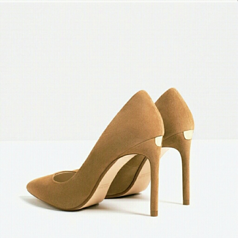 ZARA 100% LEATHER HIGH HEEL WITH GOLD DETAIL NEW
