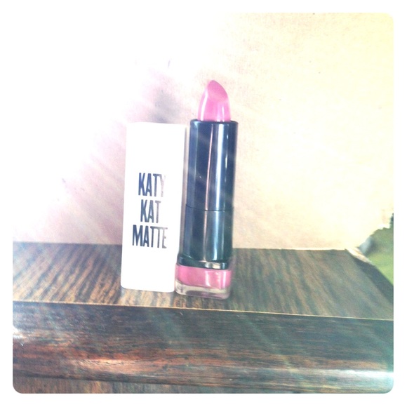 Katy Kat Covergirl matte-kitty Purry-lipstick - Picture 1 of 8